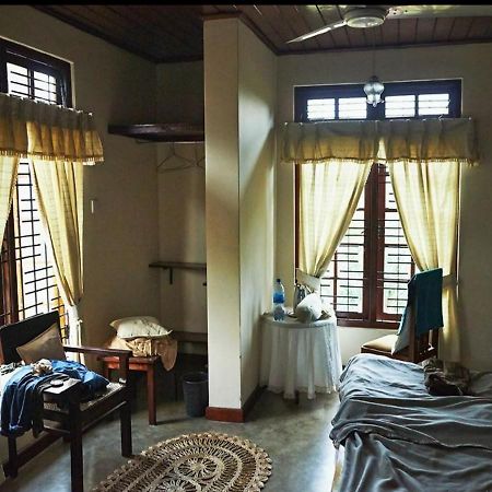 Lake Bungalow Hotel Kandy Buitenkant foto
