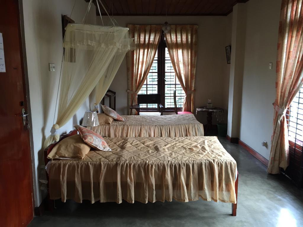 Lake Bungalow Hotel Kandy Kamer foto