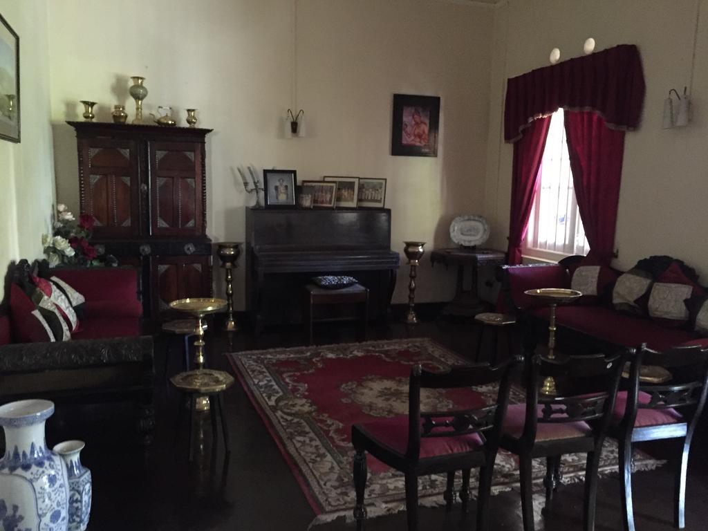 Lake Bungalow Hotel Kandy Buitenkant foto