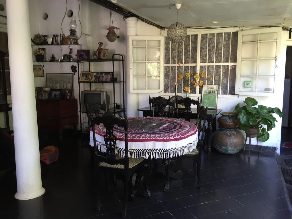 Lake Bungalow Hotel Kandy Buitenkant foto